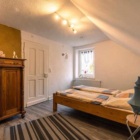 Historisches Ferienhaus "Zur Linde" Hausten Buitenkant foto