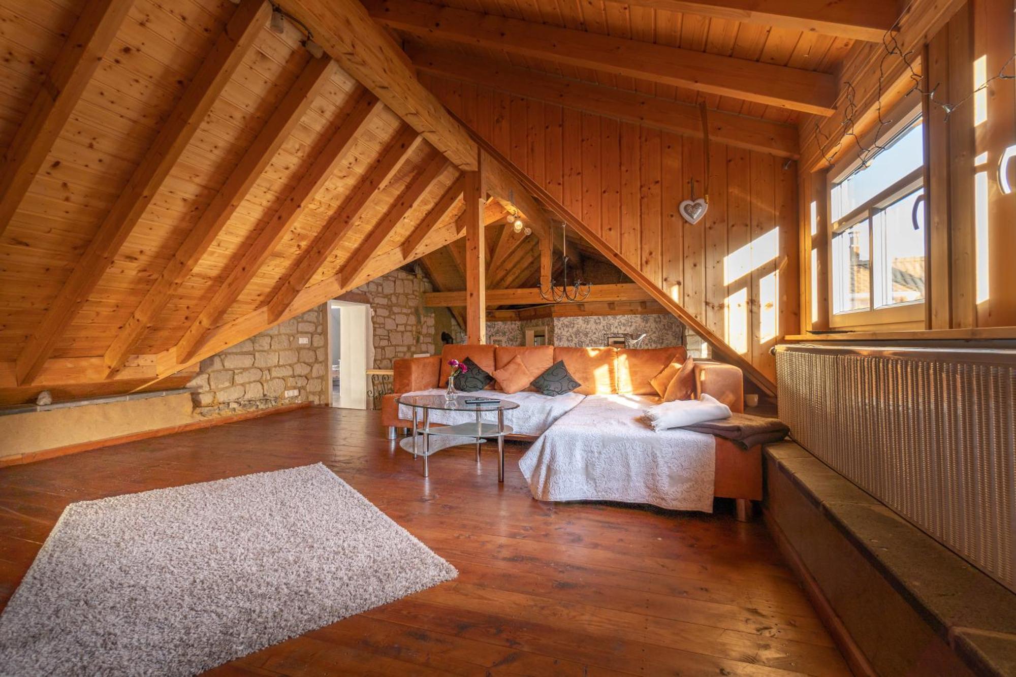 Historisches Ferienhaus "Zur Linde" Hausten Buitenkant foto