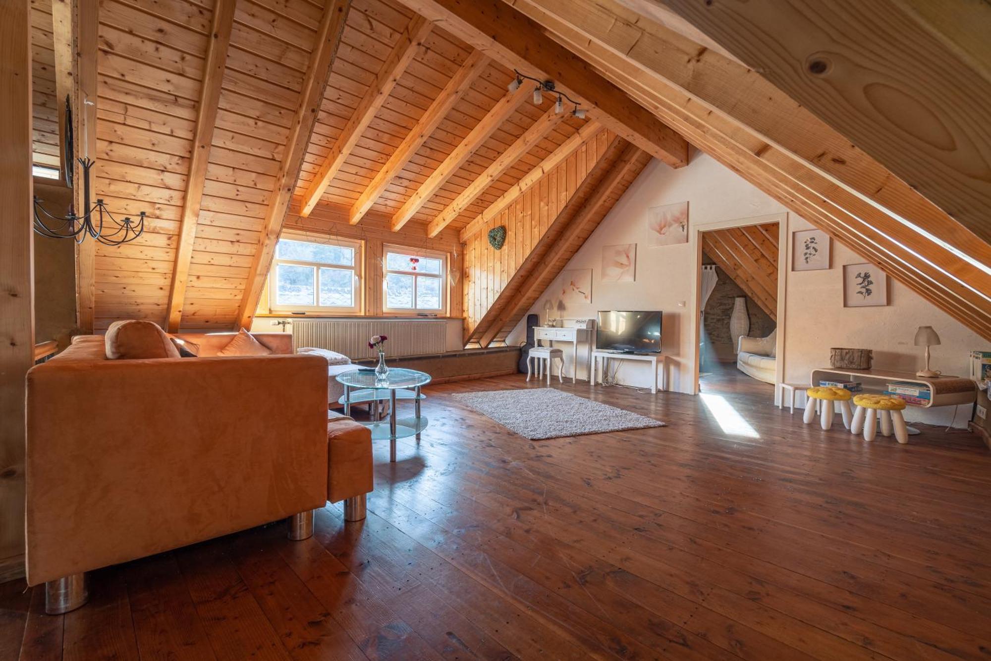 Historisches Ferienhaus "Zur Linde" Hausten Buitenkant foto